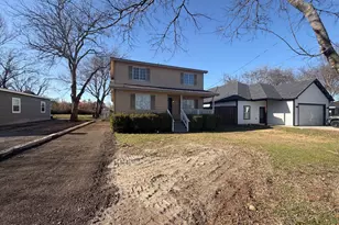 493 N Bryant Ave, Midlothian, TX 76065 - Photo 1