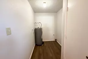 493 N Bryant Ave, Midlothian, TX 76065 - Photo 16