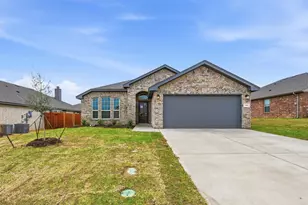 1418 Quail Crk Dr, Cleburne, TX 76033 - Photo 2