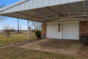 107 N 7th St, Krum, TX 76249 - Photo 34