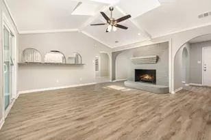 421 Cavender Ct, Hurst, TX 76054 - Photo 6