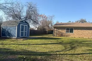 421 Cavender Ct, Hurst, TX 76054 - Photo 18