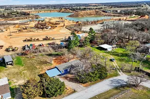 206 Rhett Ct, Aurora, TX 76078 - Photo 34