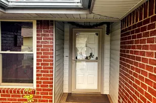 7604 Teresa Ct, North Richland Hills, TX 76182 - Photo 2