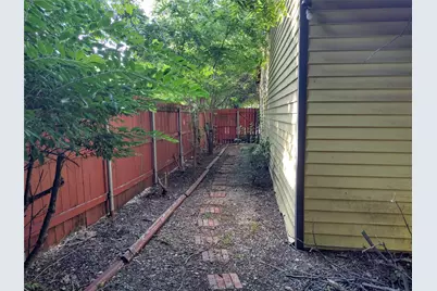 207 Thompson Street, Waxahachie, TX 75165 - Photo 10