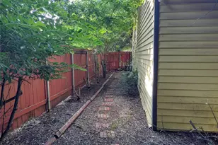 207 Thompson St, Waxahachie, TX 75165 - Photo 10