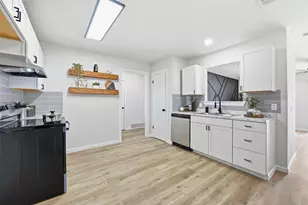 733 Plymouth Dr, Everman, TX 76140 - Photo 4