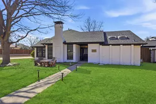 9105 Bryson Dr, Dallas, TX 75238 - Photo 4