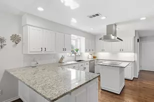 9105 Bryson Dr, Dallas, TX 75238 - Photo 12