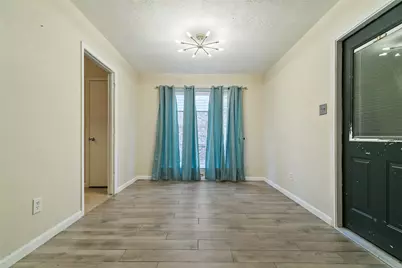 417 Kirby Creek Drive, Grand Prairie, TX 75052 - Photo 6