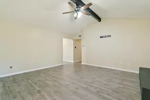 417 Kirby Creek Dr, Grand Prairie, TX 75052 - Photo 10