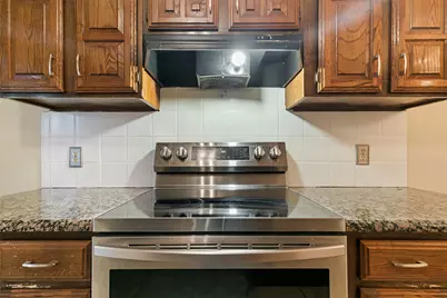 417 Kirby Creek Drive, Grand Prairie, TX 75052 - Photo 14