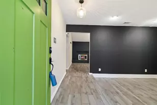 417 Kirby Creek Dr, Grand Prairie, TX 75052 - Photo 4