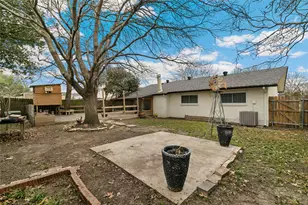 417 Kirby Creek Dr, Grand Prairie, TX 75052 - Photo 26