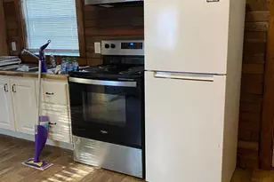 506 S Austin St, Wolfe City, TX 75496 - Photo 10