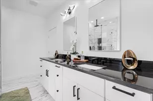 1323 S Montgomery St, Sherman, TX 75090 - Photo 20