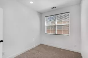 1323 S Montgomery St, Sherman, TX 75090 - Photo 28