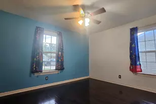 231 Elm St, Hurst, TX 76053 - Photo 6