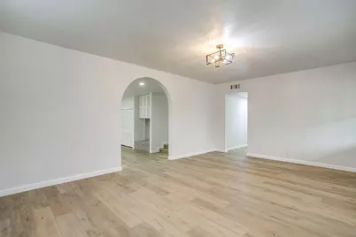 422 W Wilson Street, Cleburne, TX 76033 - Photo 12