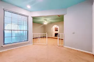 1716 Yorktown Dr, Arlington, TX 76014 - Photo 16