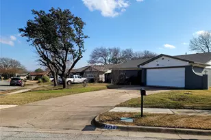 1716 Yorktown Dr, Arlington, TX 76014 - Photo 2