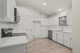 8221 Lesley Ln, Watauga, TX 76148 - Photo 18