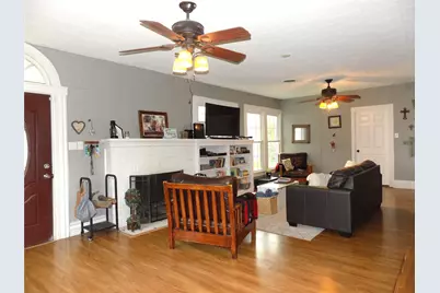 410 S Mill Street, Bowie, TX 76230 - Photo 2