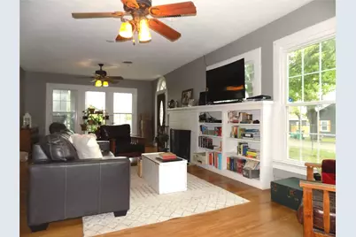 410 S Mill Street, Bowie, TX 76230 - Photo 4