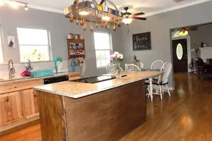 410 S Mill St, Bowie, TX 76230 - Photo 10