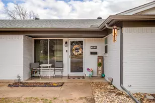 301 Lena Ln, Burleson, TX 76028 - Photo 4