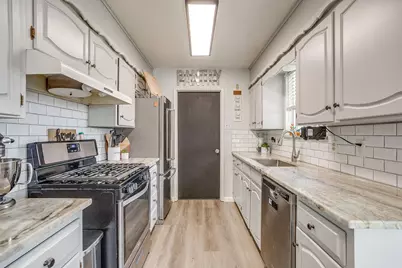 301 Lena Lane, Burleson, TX 76028 - Photo 14