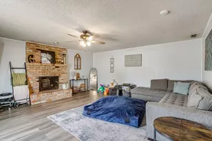 301 Lena Ln, Burleson, TX 76028 - Photo 18