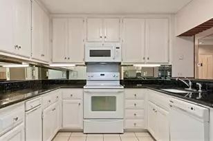 2103 Reflection Bay Dr, Arlington, TX 76013 - Photo 4