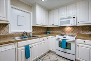 516 Clover Ln, Garland, TX 75043 - Photo 2