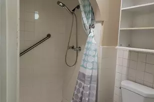 516 Clover Ln, Garland, TX 75043 - Photo 8