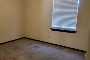 516 Clover Ln, Garland, TX 75043 - Photo 12