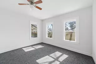 526 S Clinton Ave, Dallas, TX 75208 - Photo 10