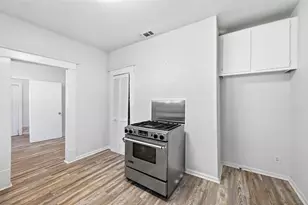 526 S Clinton Ave, Dallas, TX 75208 - Photo 14