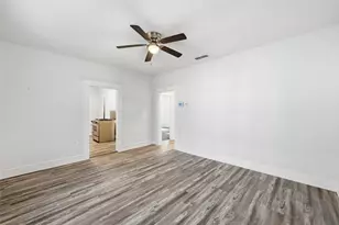 526 S Clinton Ave, Dallas, TX 75208 - Photo 16