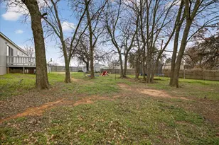 3605 Mockingbird Cir, Cleburne, TX 76031 - Photo 6