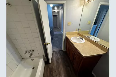 2414 W Northgate Drive, Irving, TX 75062 - Photo 14