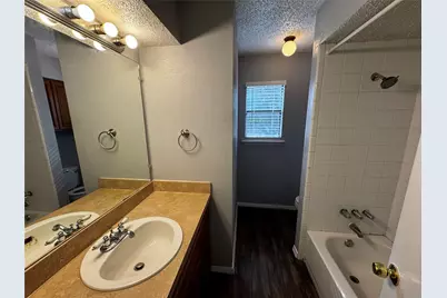 2414 W Northgate Drive, Irving, TX 75062 - Photo 16