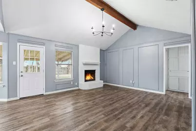 820 Nicole Drive, Burleson, TX 76028 - Photo 4