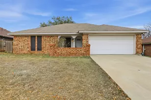 820 Nicole Dr, Burleson, TX 76028 - Photo 1