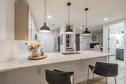 1505 Elm Street #404, Dallas, TX 75201 - Photo 6