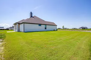 10640 Winter Wheat Ln, Venus, TX 76084 - Photo 6