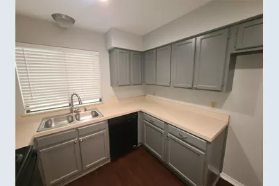 2442 Hallmark Street, Grand Prairie, TX 75052 - Photo 6