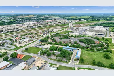 815 E Pecan Grove, Sherman, TX 75090 - Photo 12