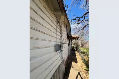 3919 E Berry Street, Fort Worth, TX 76105 - Photo 2