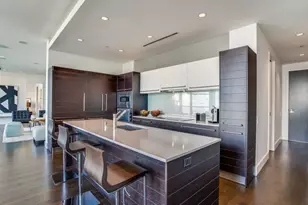 2408 Victory Park Ln, Dallas, TX 75219 - Photo 6